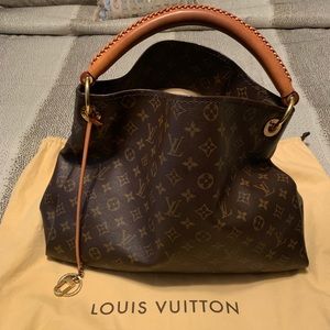 Louis Vuitton Artsy MM